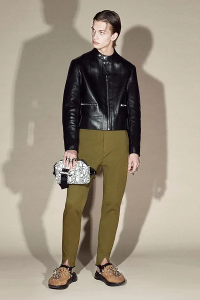 Look 23
